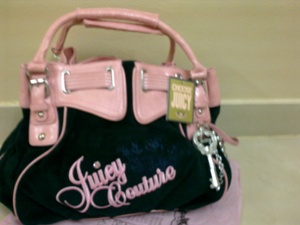 بنات وين القى ماركة Juicy Couture في الرياض- الماركات المعروفة 1039 2